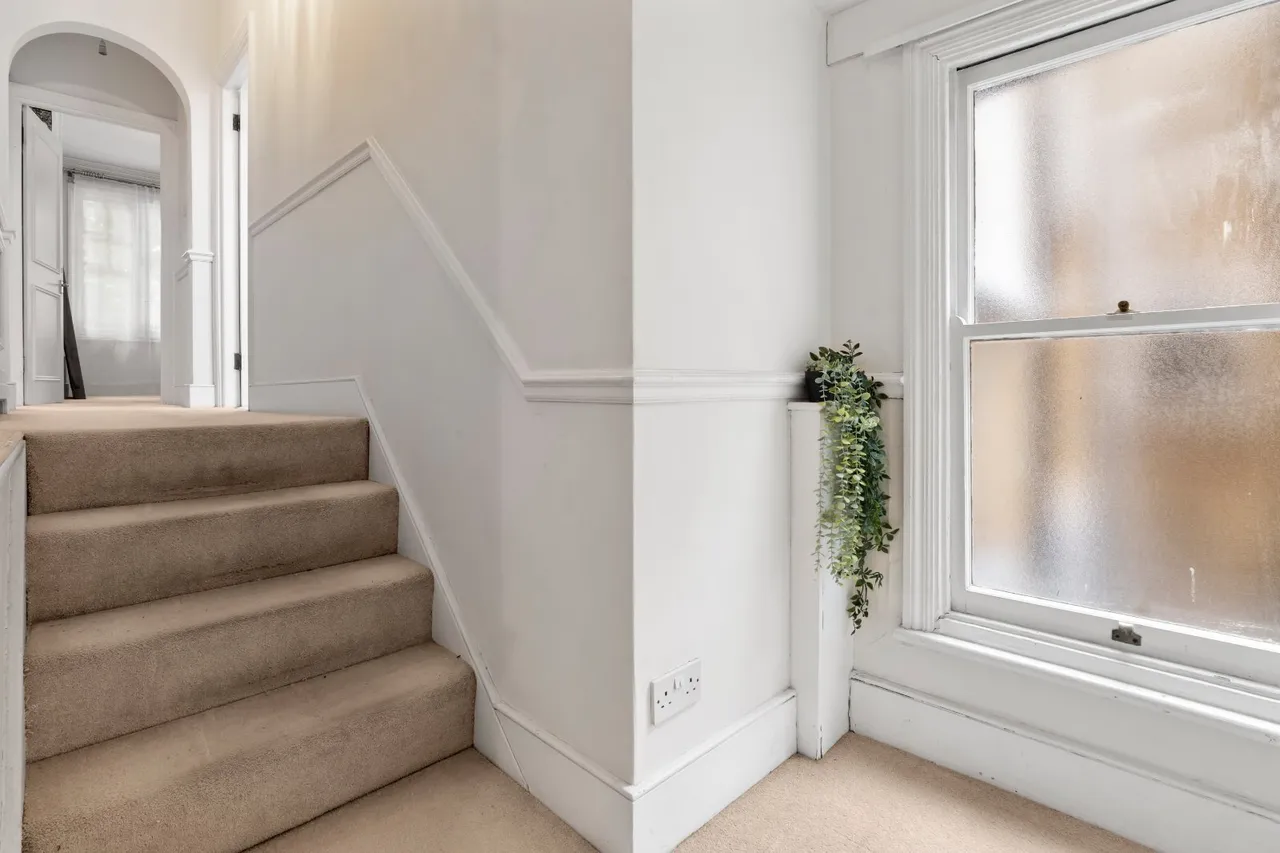 Wandsworth Bridge Road, London, SW6, photo 8