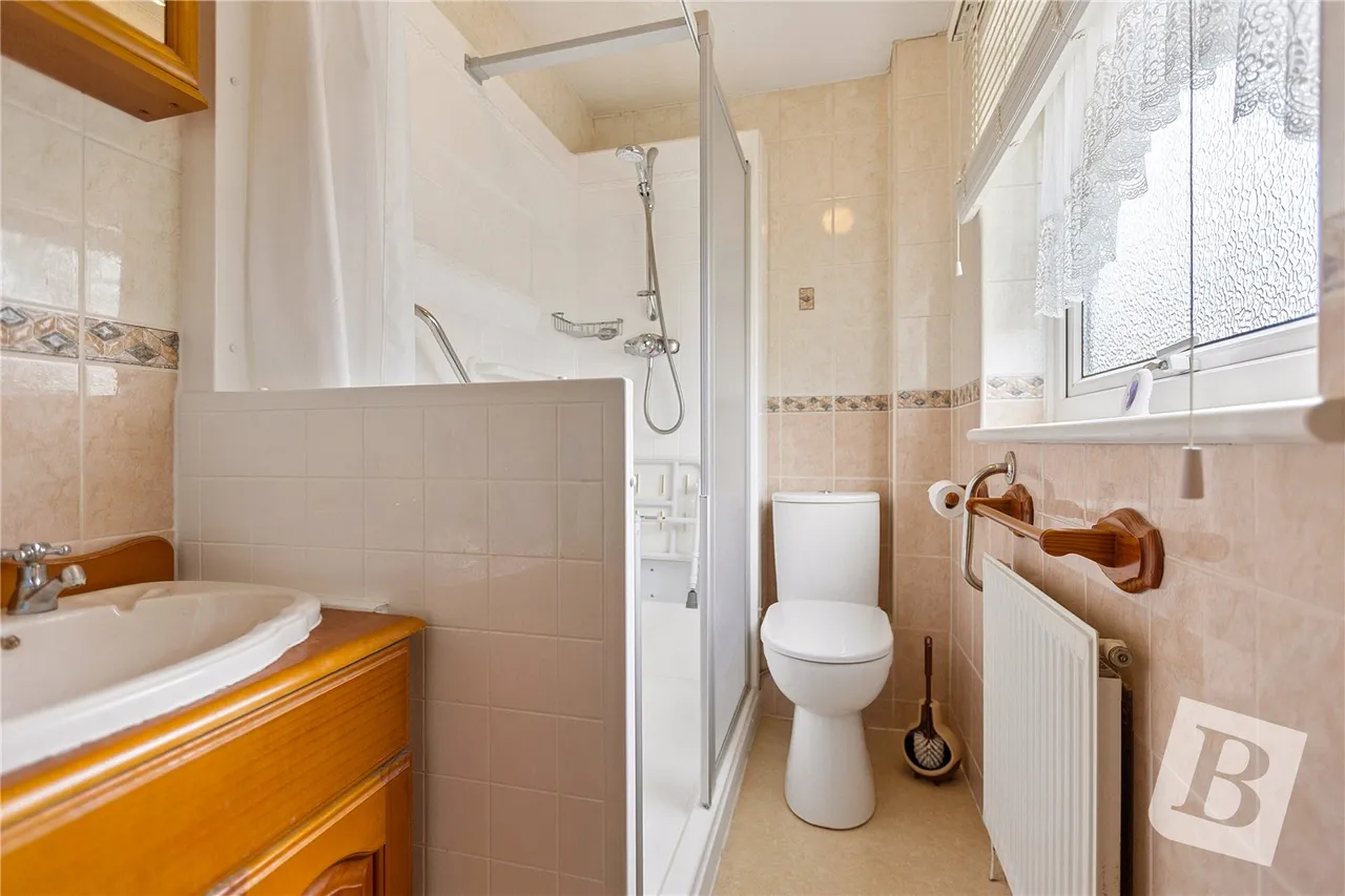 Long Lynderswood, Basildon, SS15, photo 8