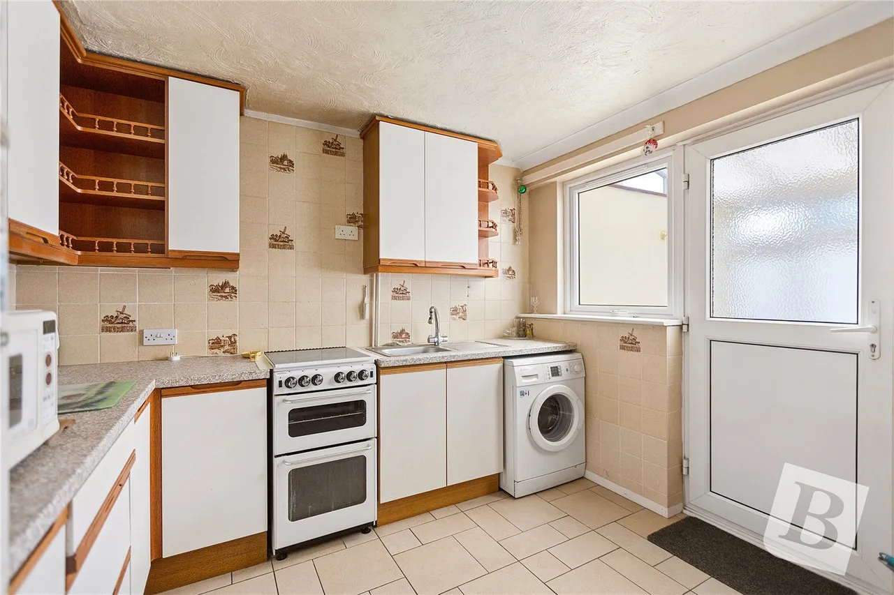 Long Lynderswood, Basildon, SS15, photo 11