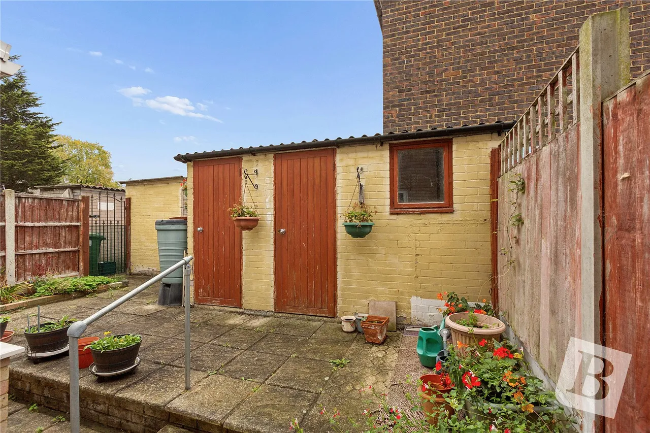 Long Lynderswood, Basildon, SS15, photo 9