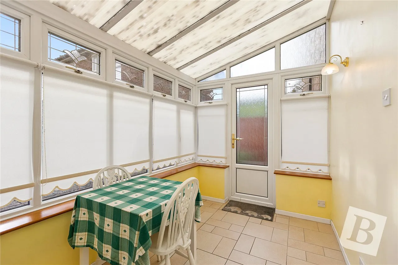Long Lynderswood, Basildon, SS15, photo 4