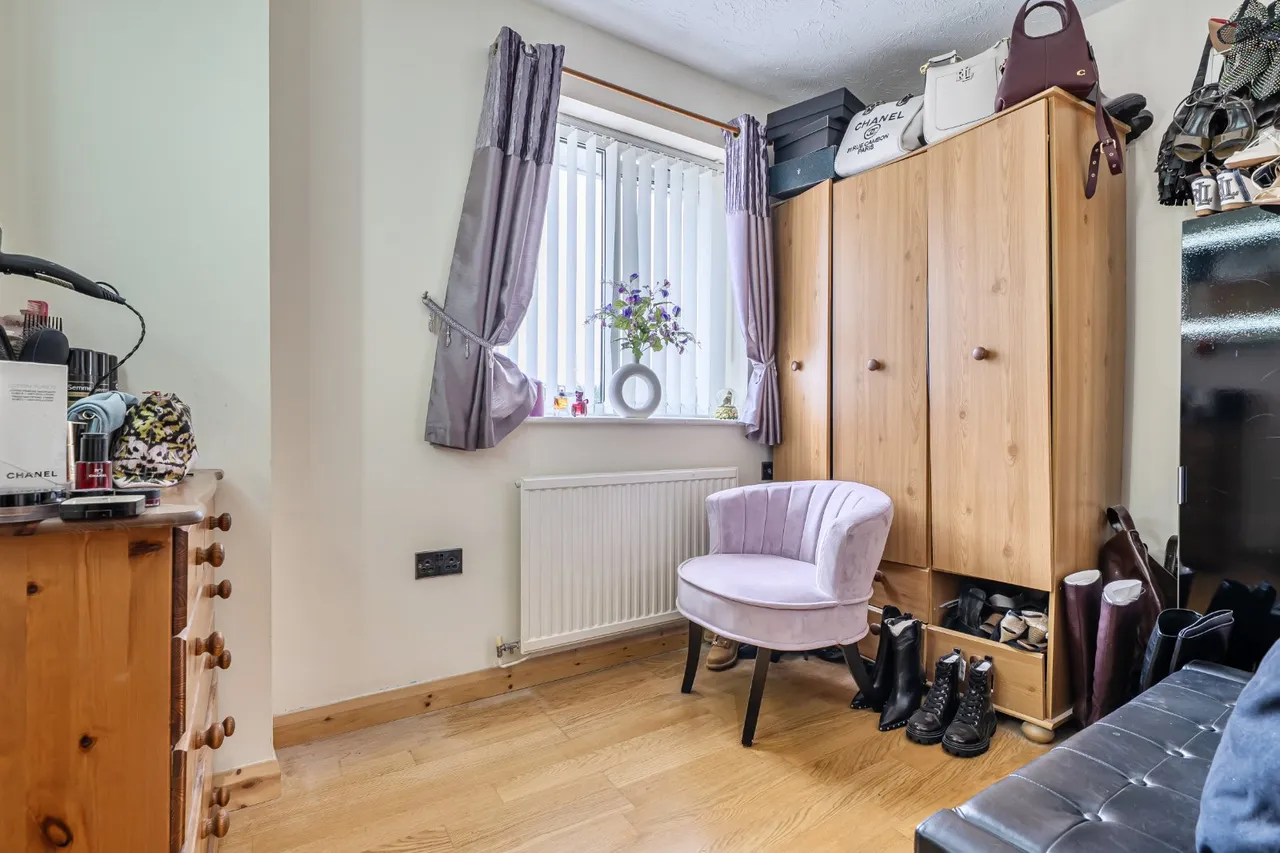 Portland Close, Near Burnham, SL2, photo 11