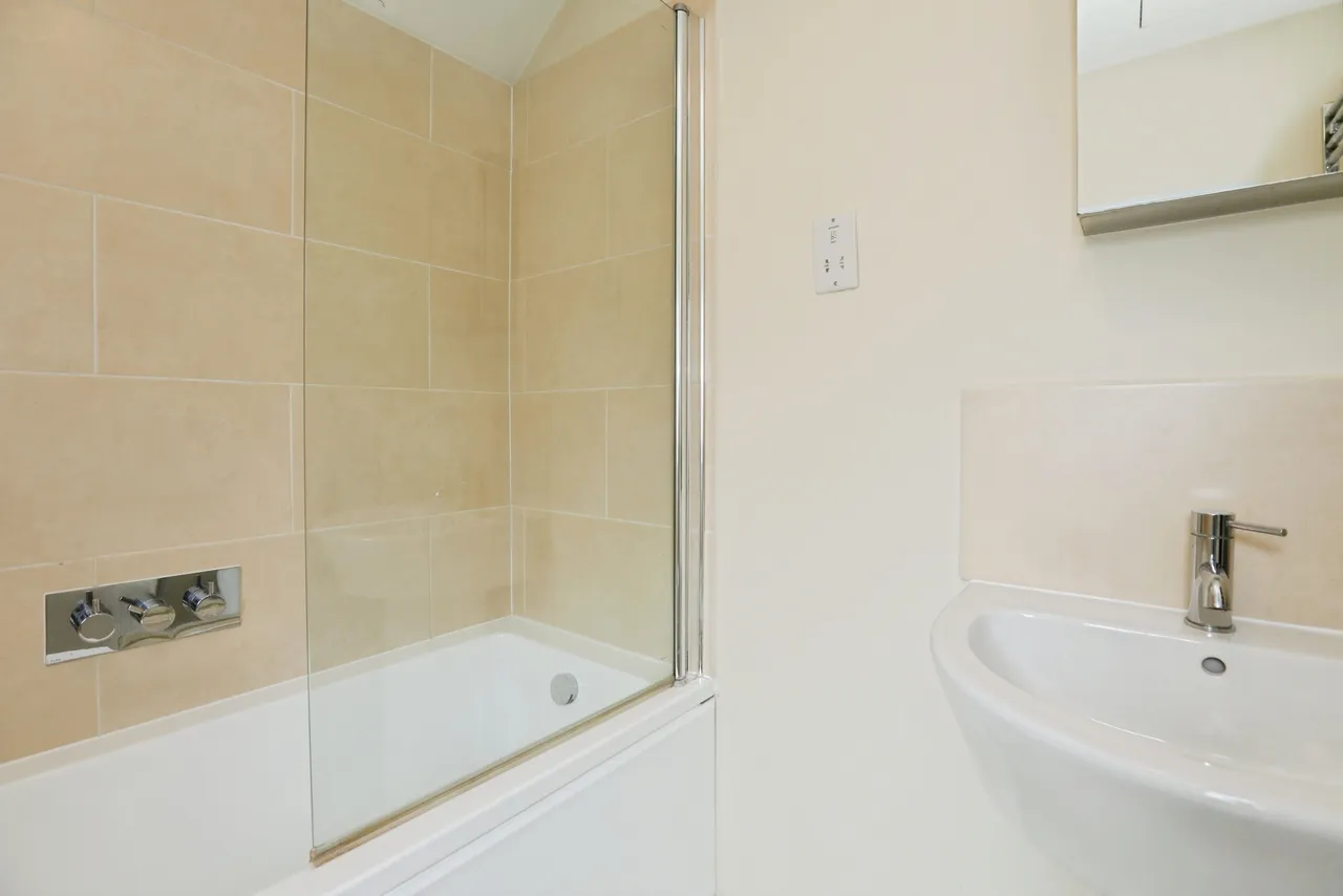 Park Crescent, Forest Row, RH18, photo 10