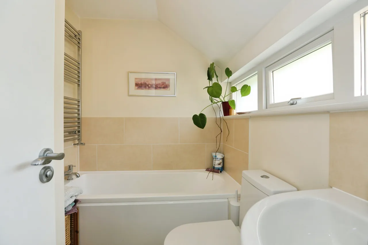 Park Crescent, Forest Row, RH18, photo 15