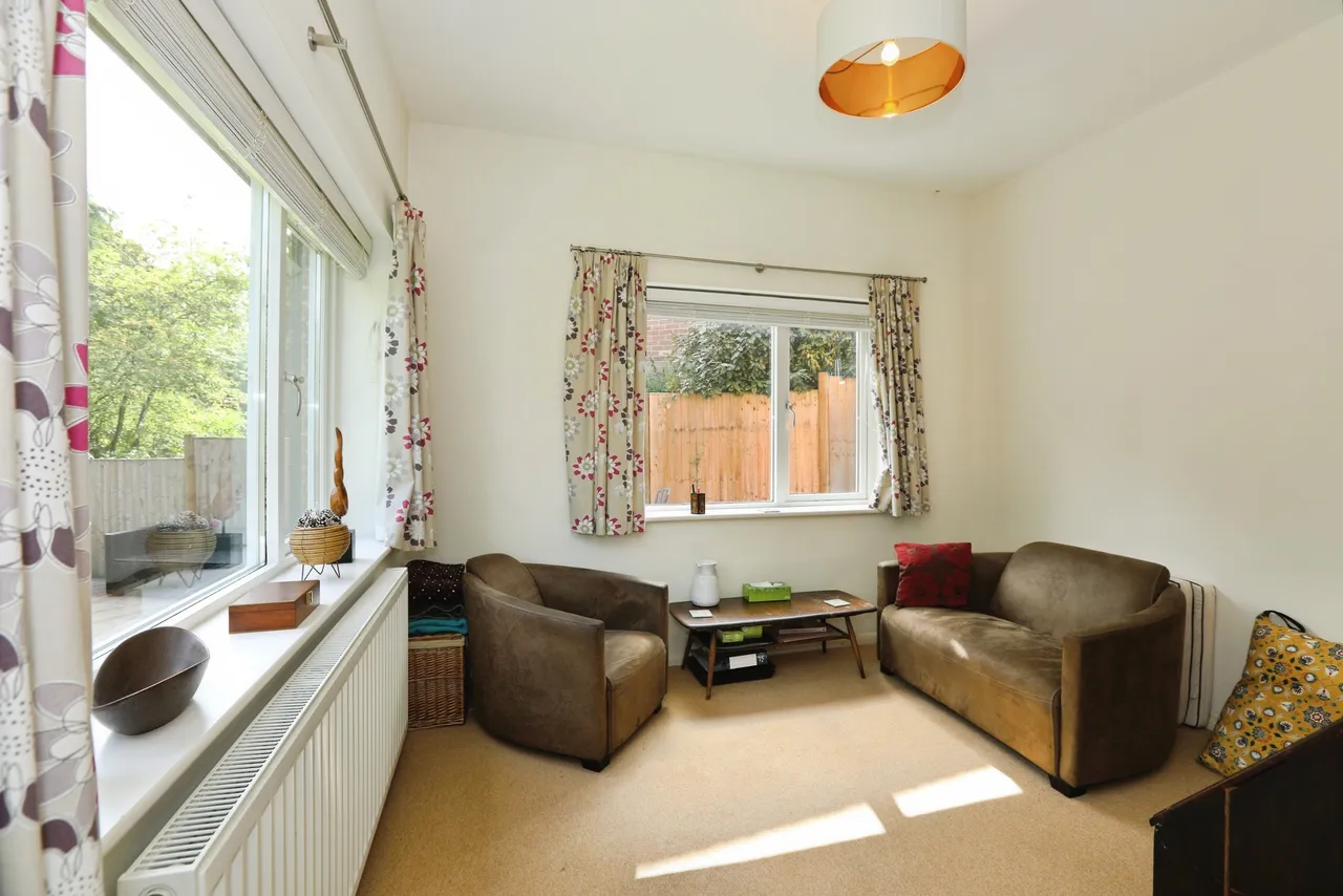 Park Crescent, Forest Row, RH18, photo 7