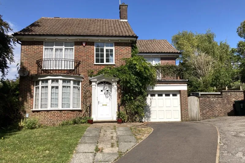 house to rent — Whittingehame Gardens, Brighton BN1 6PU