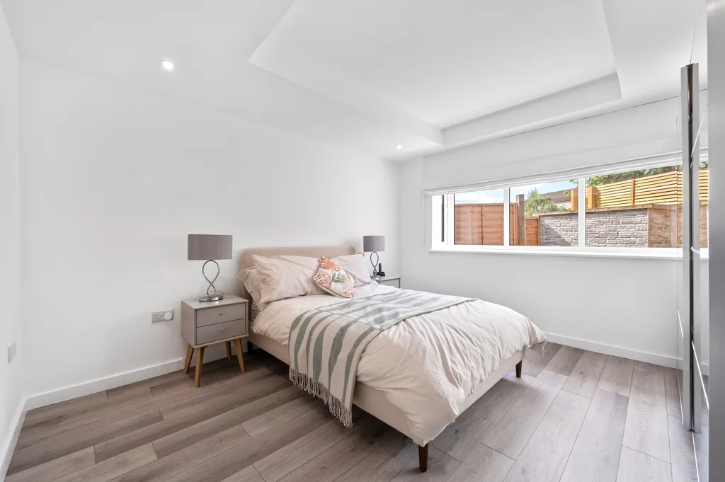 Durham Road, London, SW20, photo 4