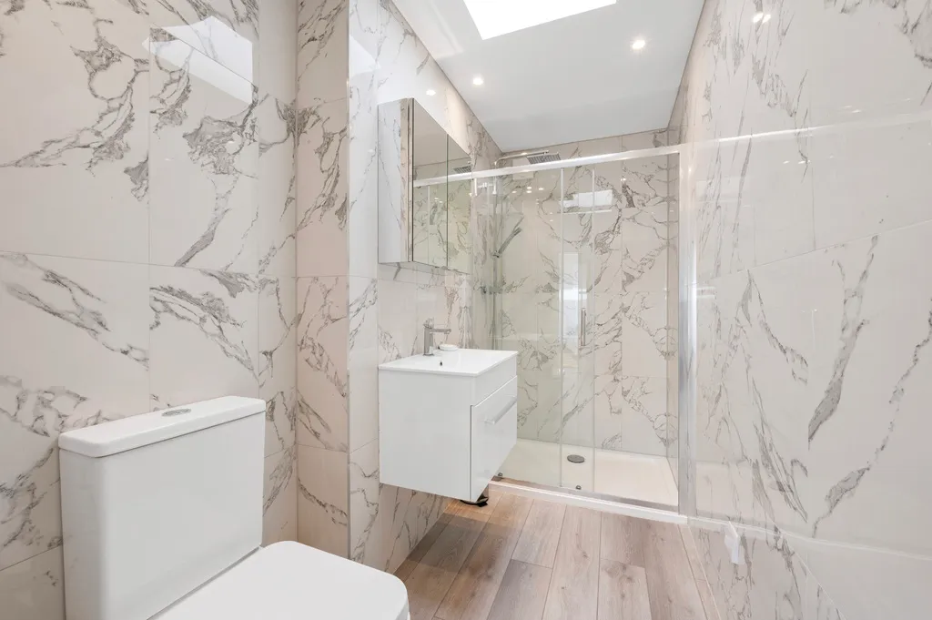 Durham Road, London, SW20, photo 6