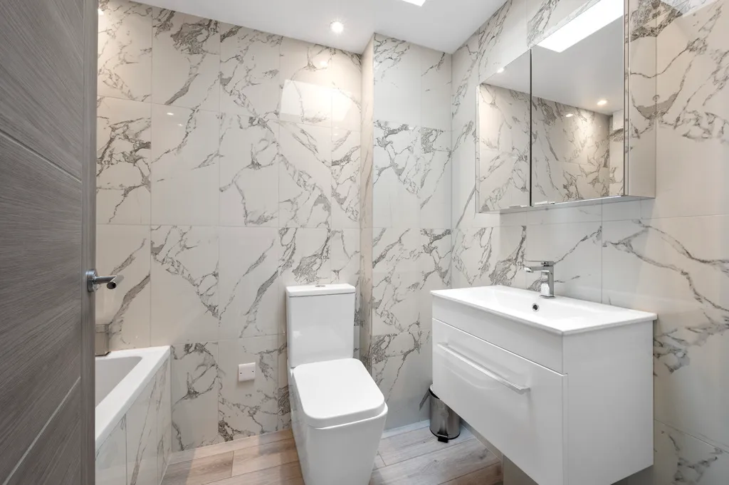 Durham Road, London, SW20, photo 5