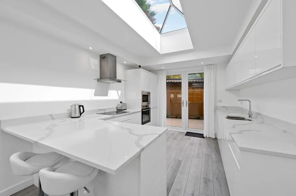 Durham Road, London, SW20, photo 2