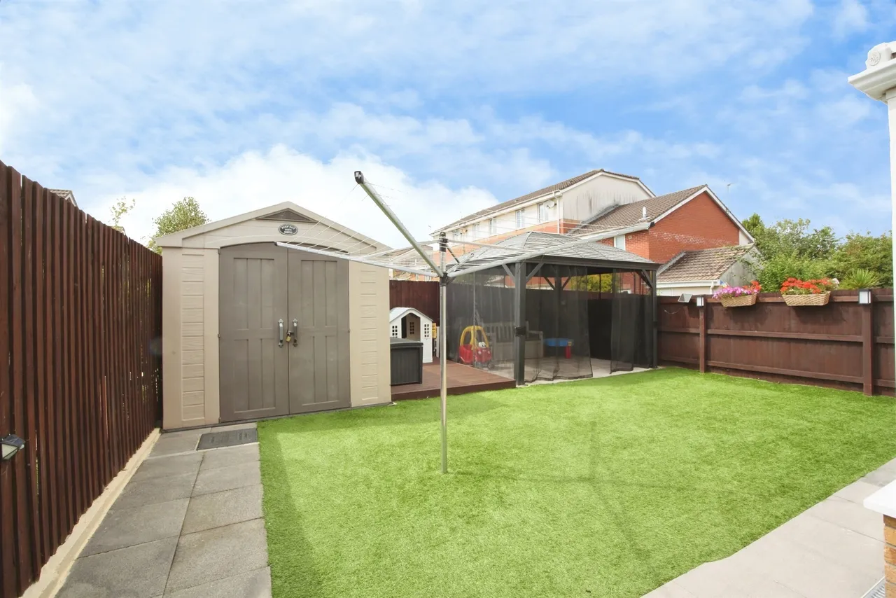 Poets Way, Pontyclun, CF72, photo 2