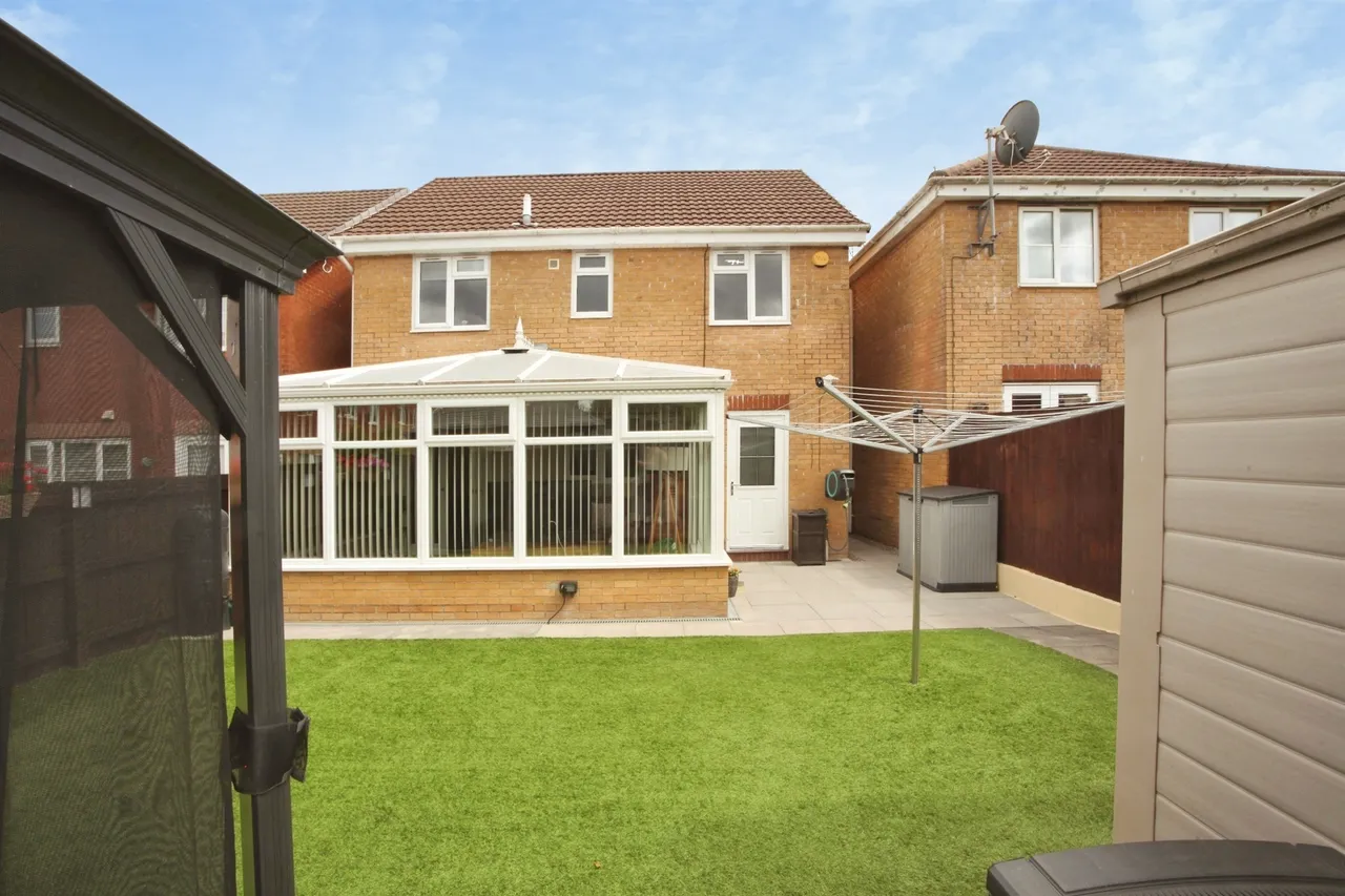 4 bed house for sale, Poets Way, Pontyclun, CF72
