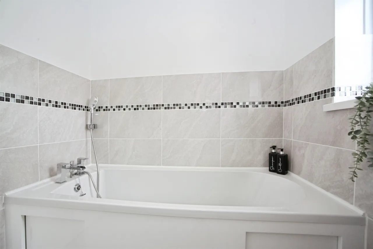 Poets Way, Pontyclun, CF72, photo 24