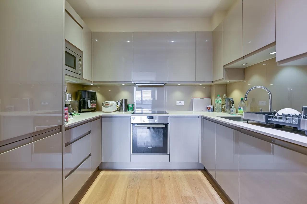 Flat 3 Park House, 4 High Street, Teddington, photo 4