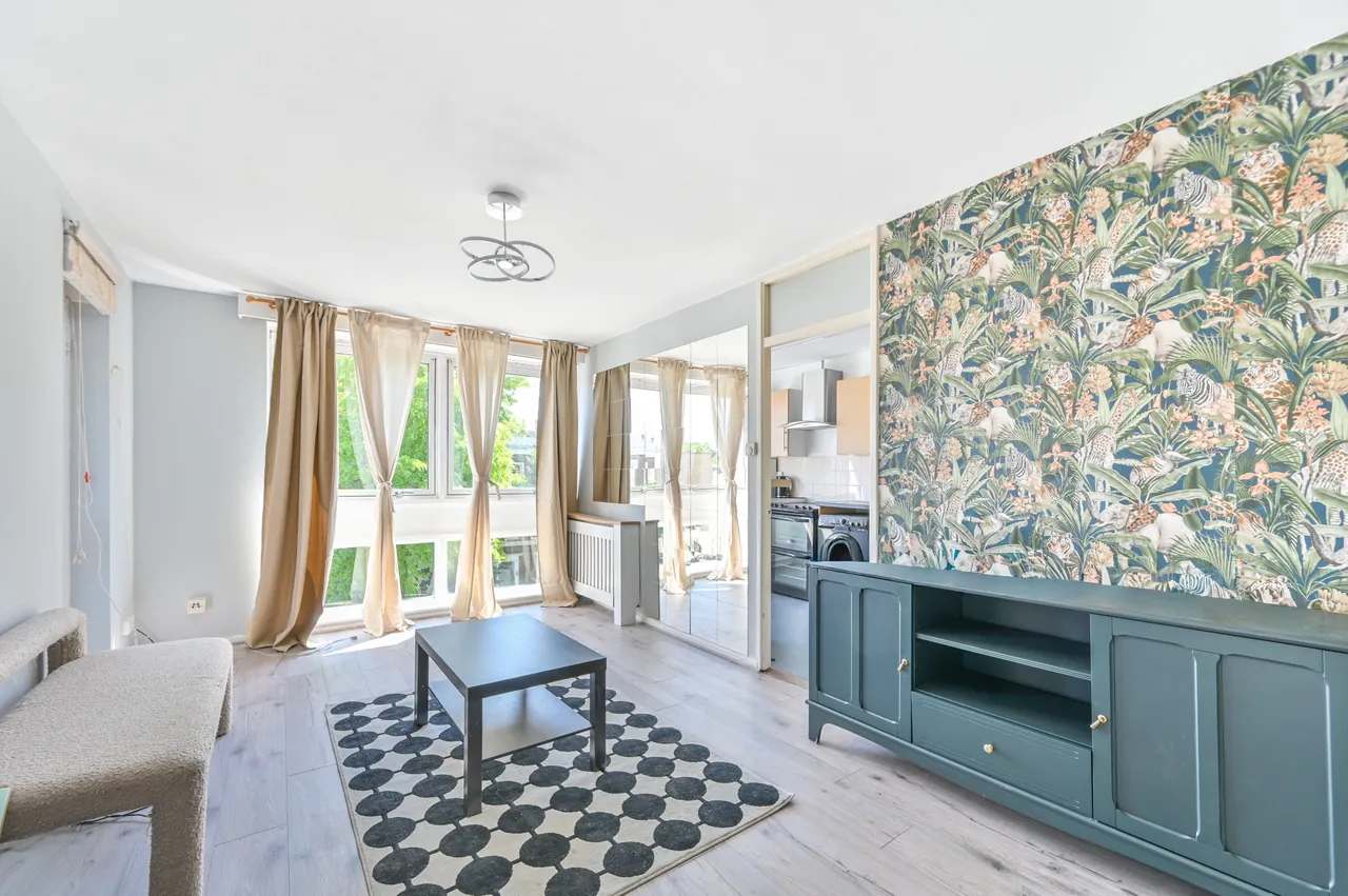 1 bed flat for sale — 21 Swanscombe House, St Anns Road, London