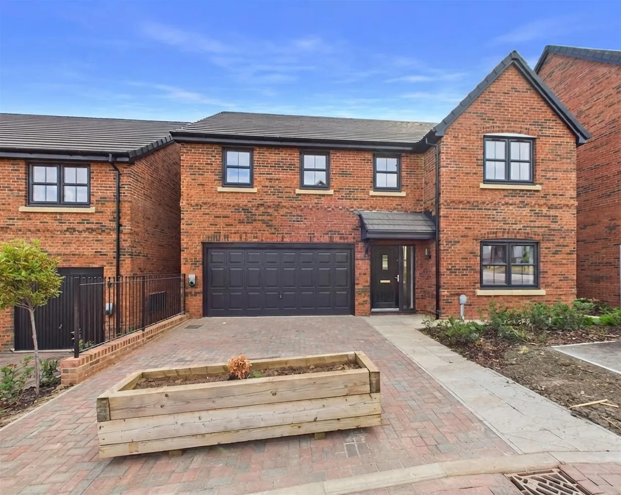 5 bed house for sale — Goldfinch Way, Lydney