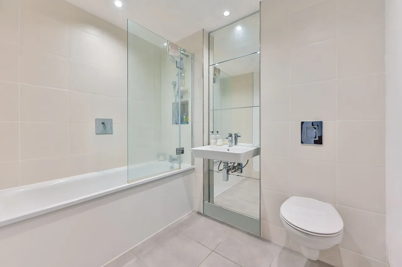 Apartment 62, Valetta House, 336 Queenstown Road, London, photo 11