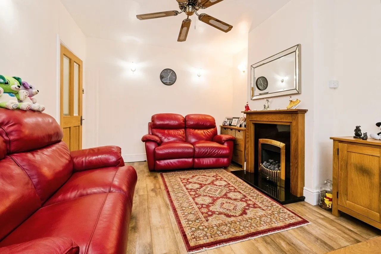 Westminster Gardens, Barking, IG11, photo 4