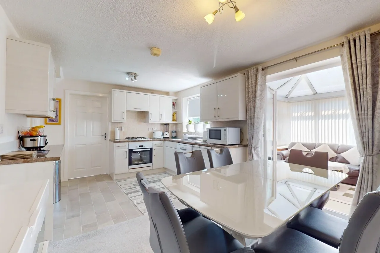 Woodside Road, Ketley, Telford TF1 5WT, photo 2