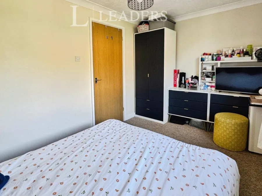 Redshank Road, Catherington, PO8, photo 9