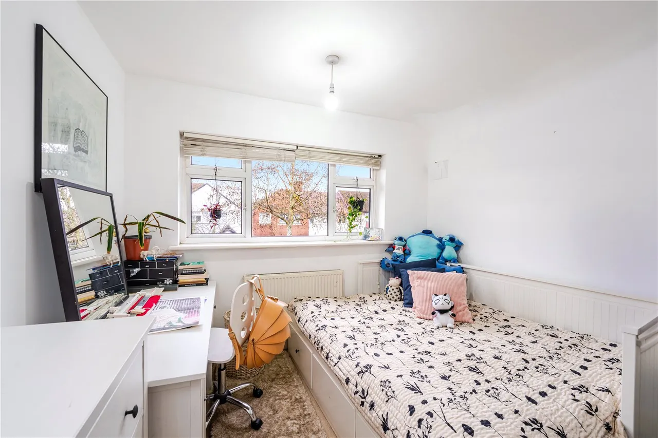 Lisbon Avenue, Twickenham, TW2 5HL, photo 9
