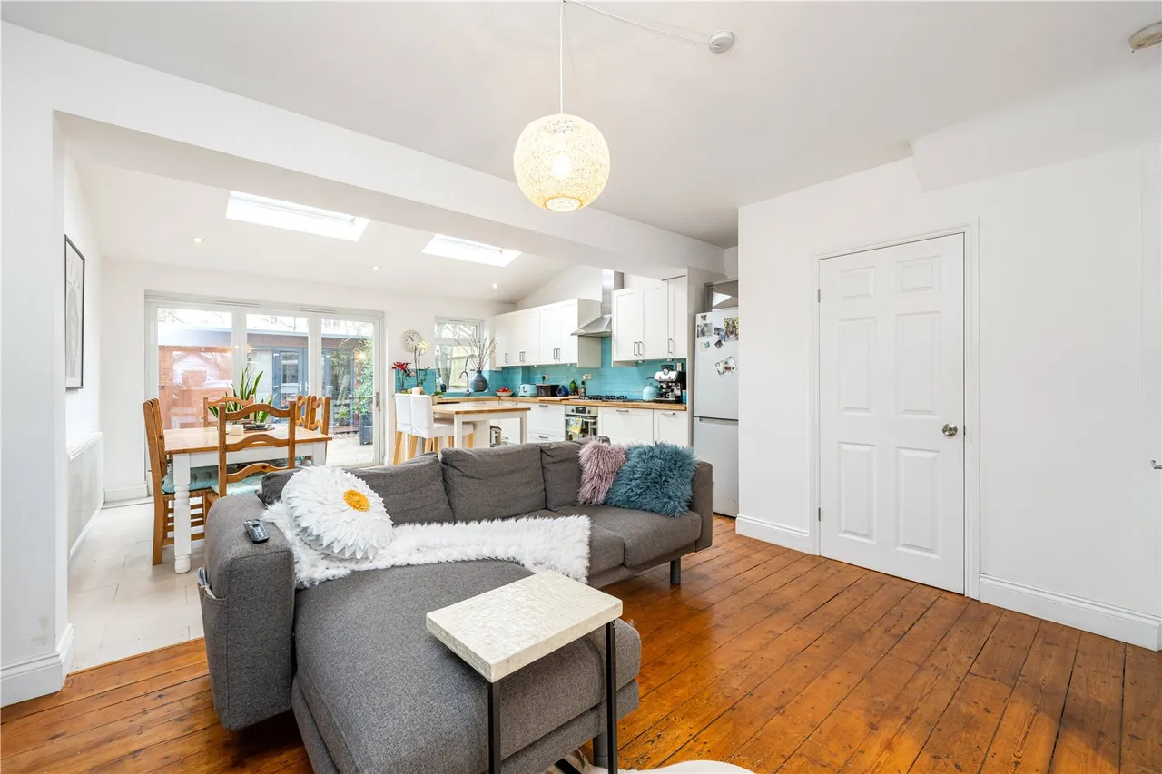 Lisbon Avenue, Twickenham, TW2 5HL, photo 3