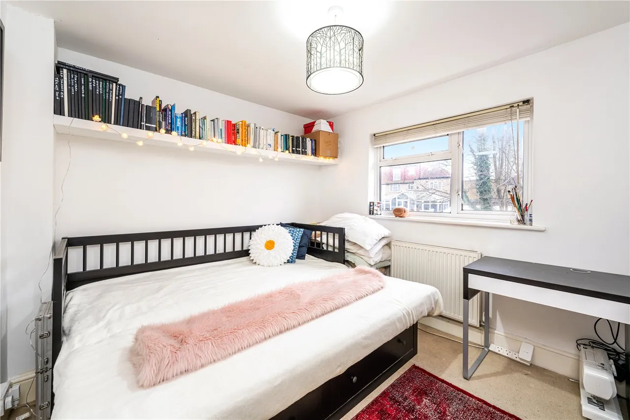 Lisbon Avenue, Twickenham, TW2 5HL, photo 10