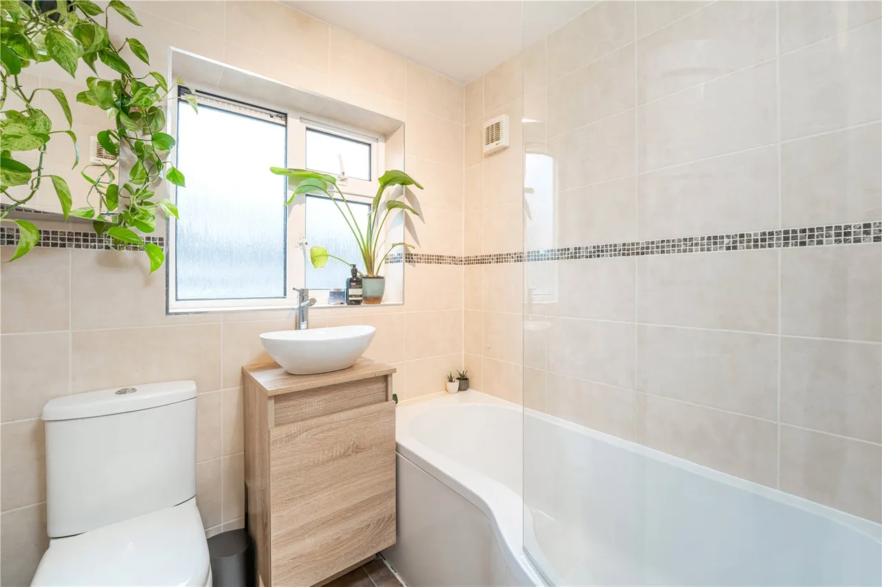 Lisbon Avenue, Twickenham, TW2 5HL, photo 11