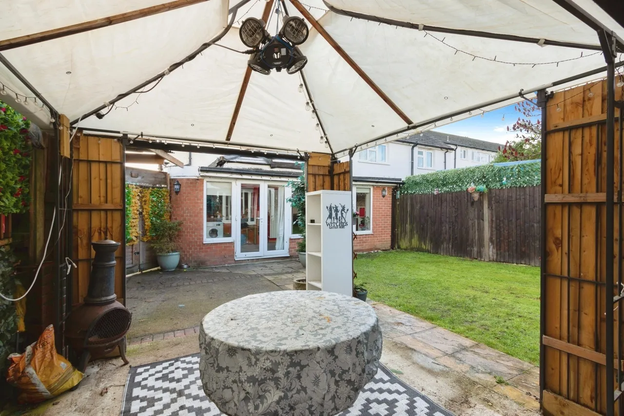 Perring Avenue, Farnborough, GU14, photo 5