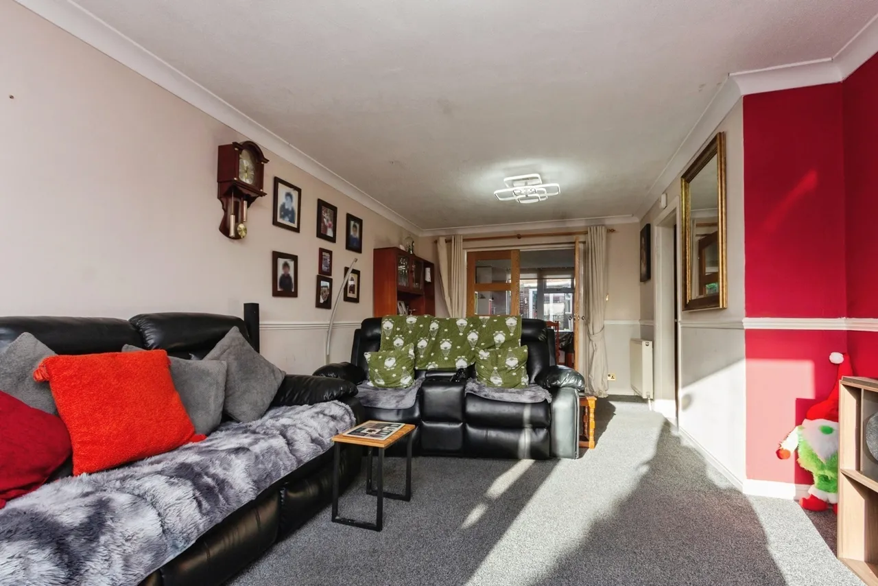 Perring Avenue, Farnborough, GU14, photo 4