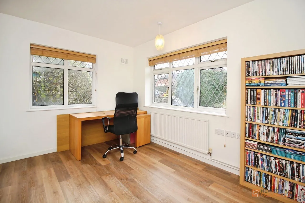Harrowgate Drive, Birstall, LE4, photo 13