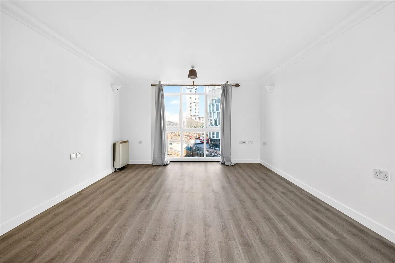 2 bed flat to rent, Jupp Road, London, E15