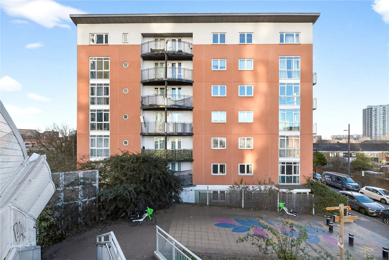 Jupp Road, London, E15, photo 20