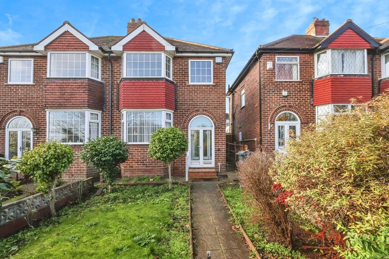 3 bed house for sale — Freda Rise, Tividale, Oldbury