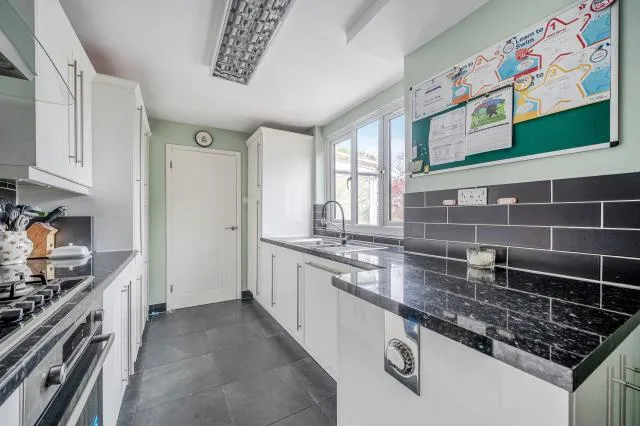 Fifield Cottage, Maidenhead, SL6, photo 6