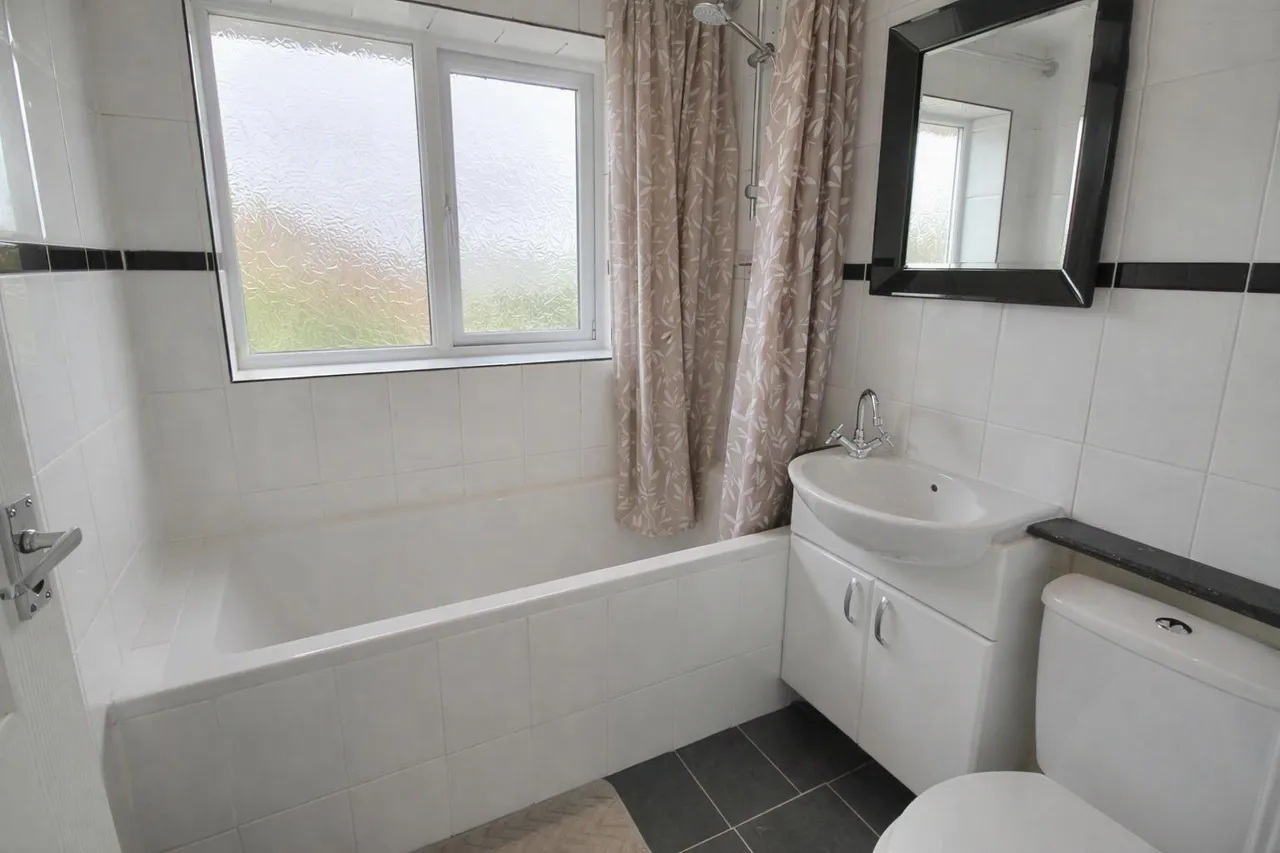 Naylor Close, Kidderminster, DY11, photo 10