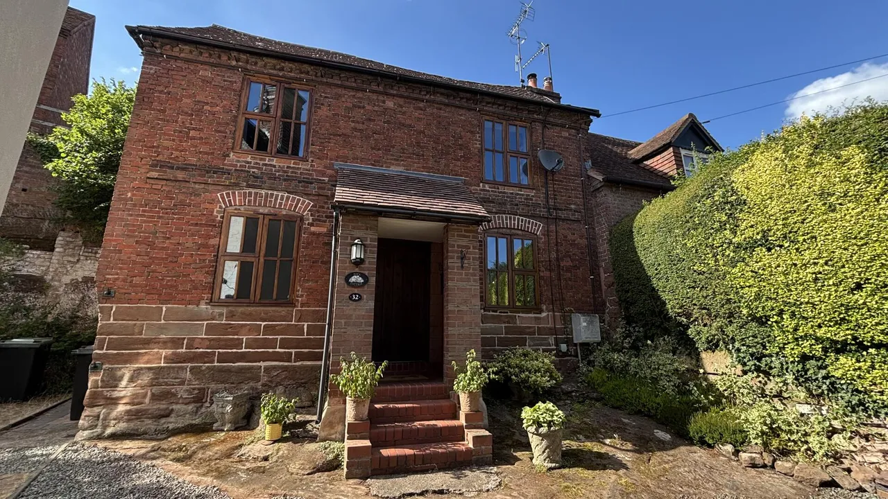 4 bed house for sale — Queens Hill, Belbroughton, Stourbridge
