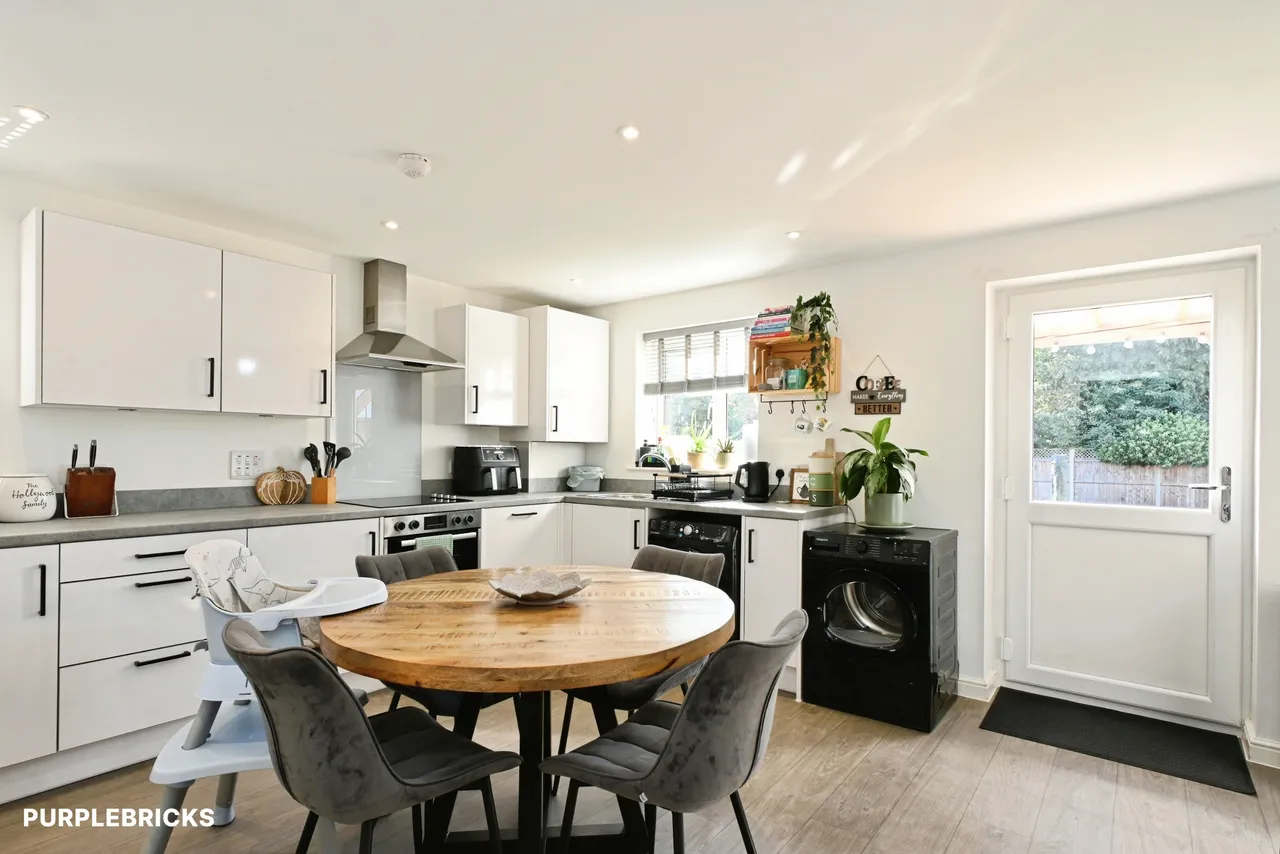 Darwin Avenue, Spalding, PE12, photo 3