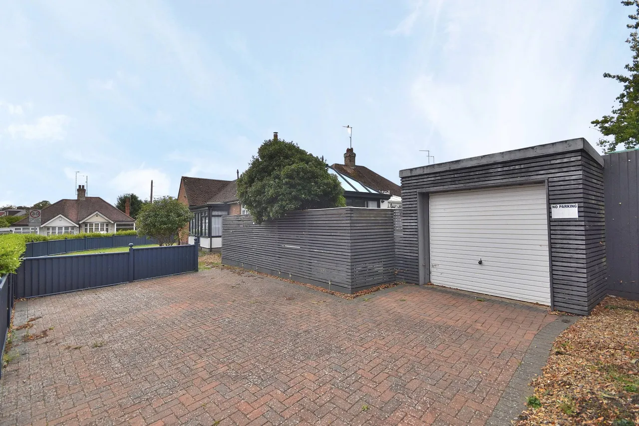 Malcolm Drive, Northampton, NN5 5NN, photo 13