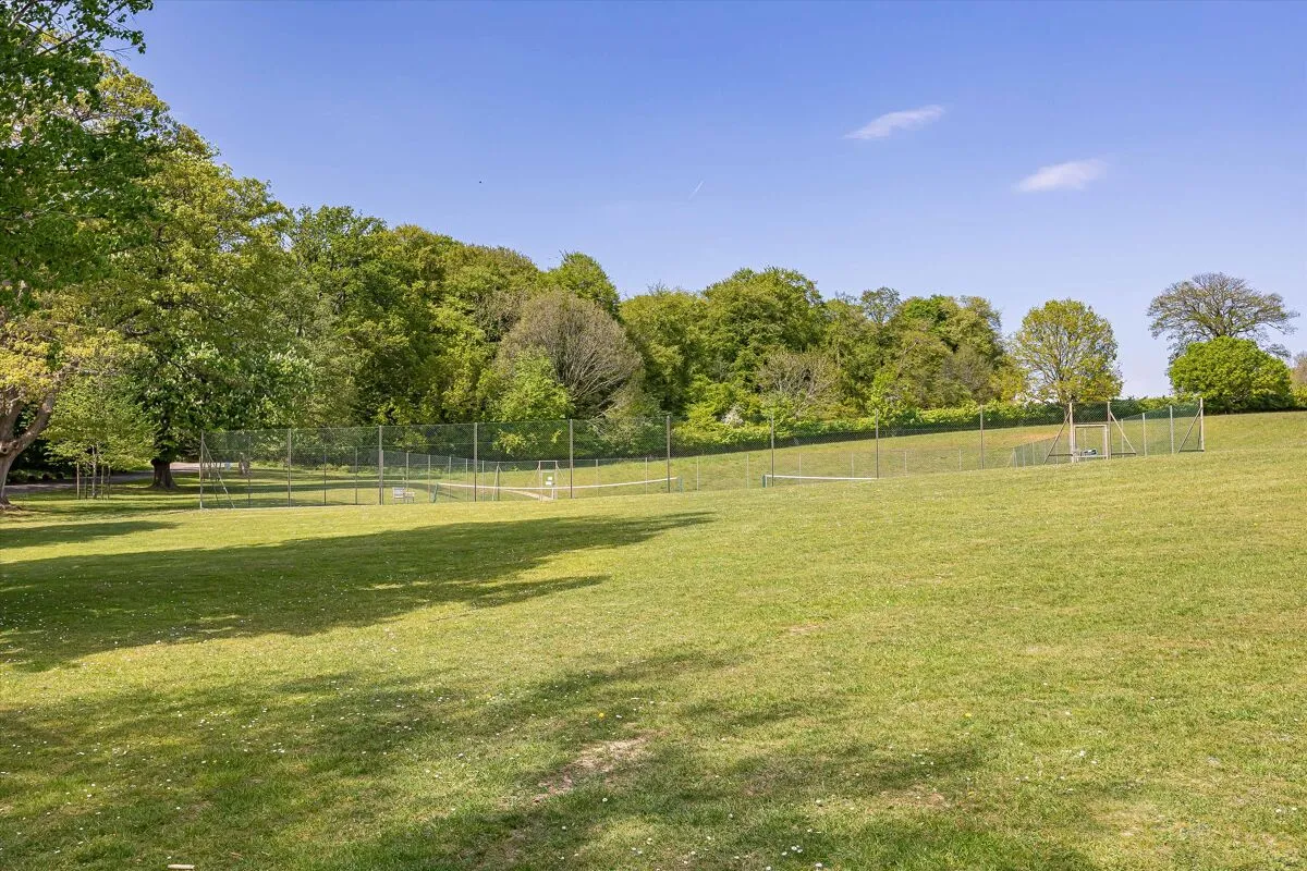 Hazel Grove, Kingwood, RG9, photo 35