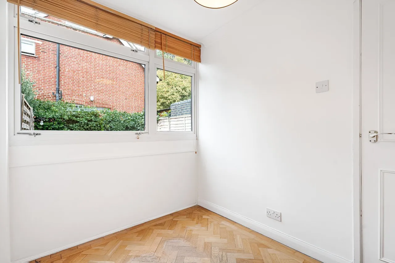 Paxton Close, Kew, TW9, photo 16