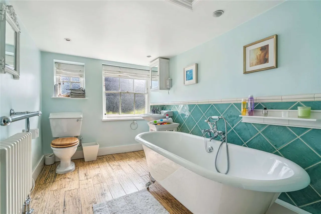 Gatehill Road, Northwood, Middlesex, HA6 3QB, photo 11