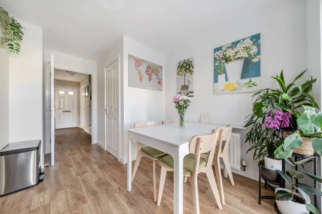 3 bed house for sale, Carmello Close, Carterton, OX18