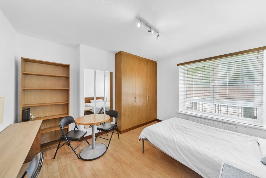 Meadow Road, Vauxhall, SW8, photo 4