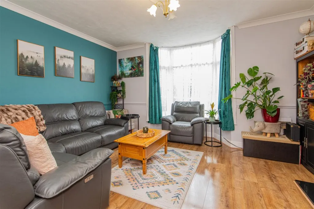 East Grove, Rushden, photo 5