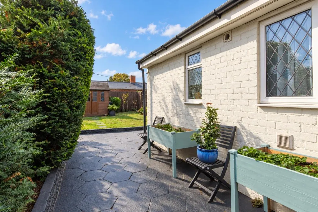 East Grove, Rushden, photo 14