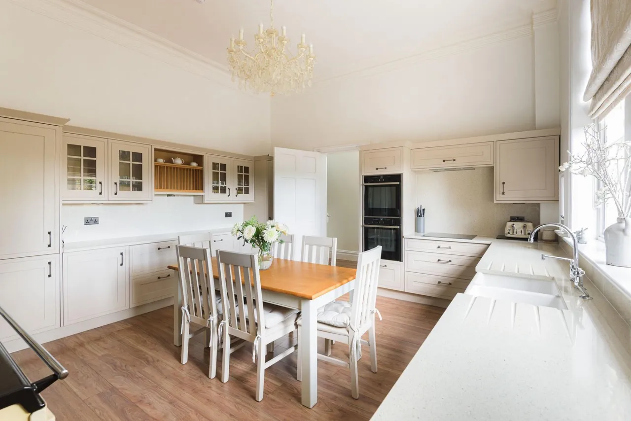 Willaston Road, Thornton Hough, CH63, photo 13