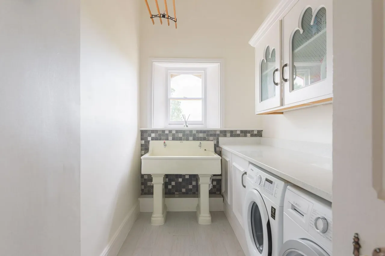 Willaston Road, Thornton Hough, CH63, photo 24