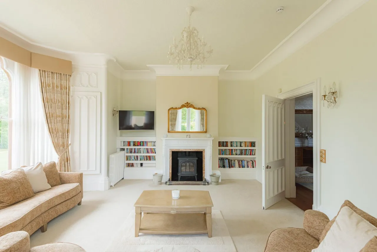 Willaston Road, Thornton Hough, CH63, photo 8