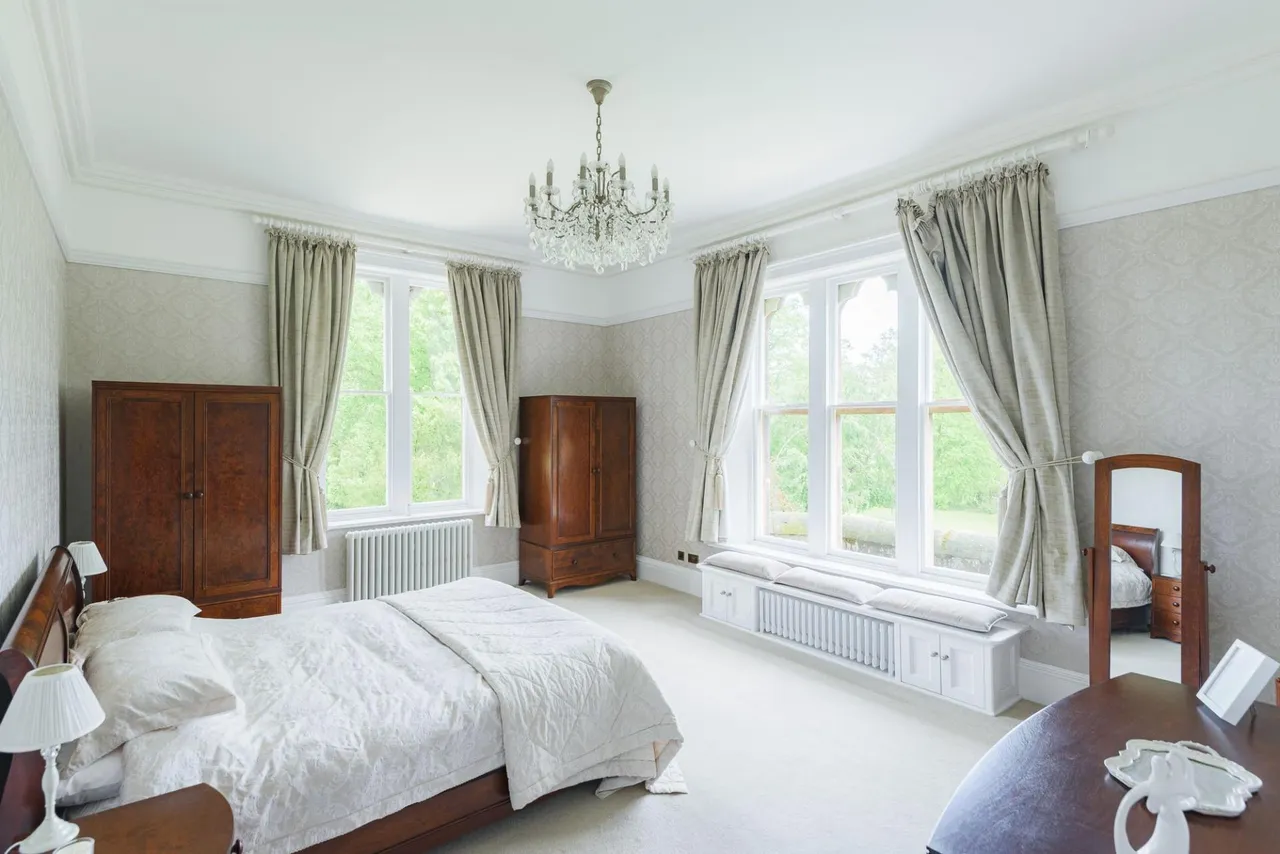 Willaston Road, Thornton Hough, CH63, photo 18